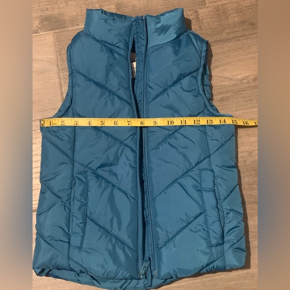 Birch & Stone Sherpa Lined Vest. - Picture 8 of 9